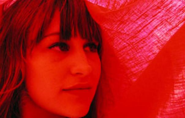 25f90 joannanewsome031106w