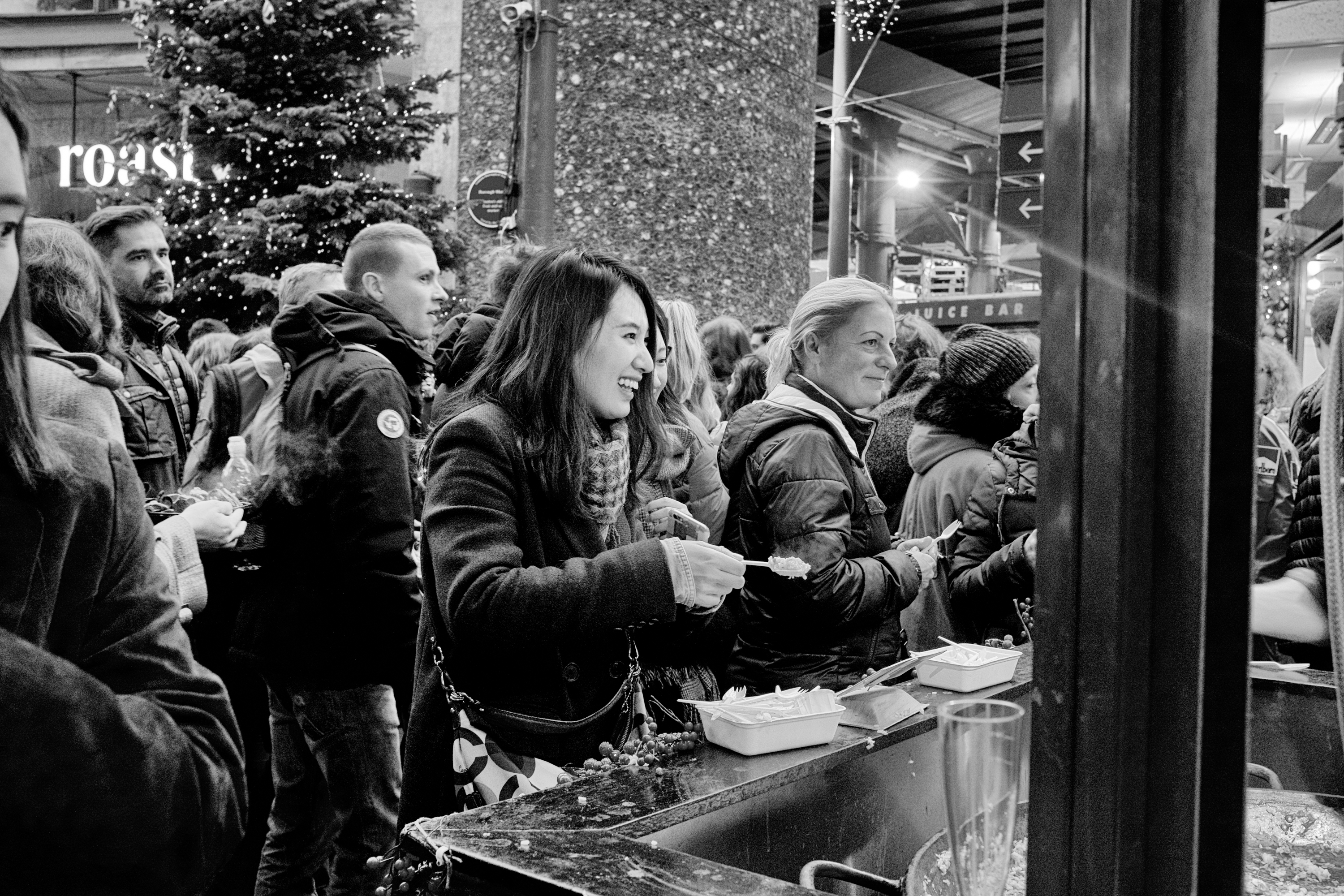 FRIDAY “Street Photo”