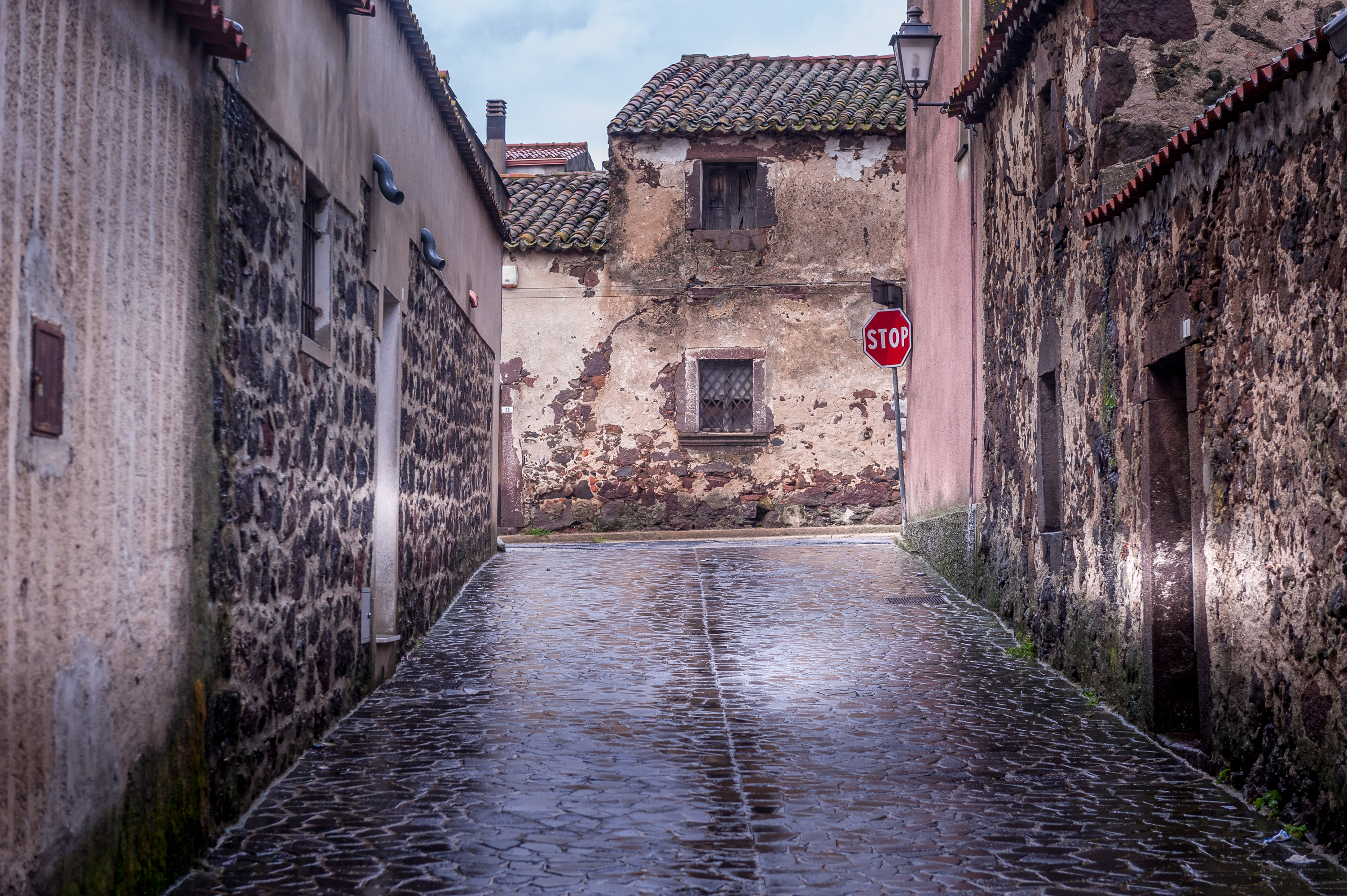 Strade e terrazze vuote