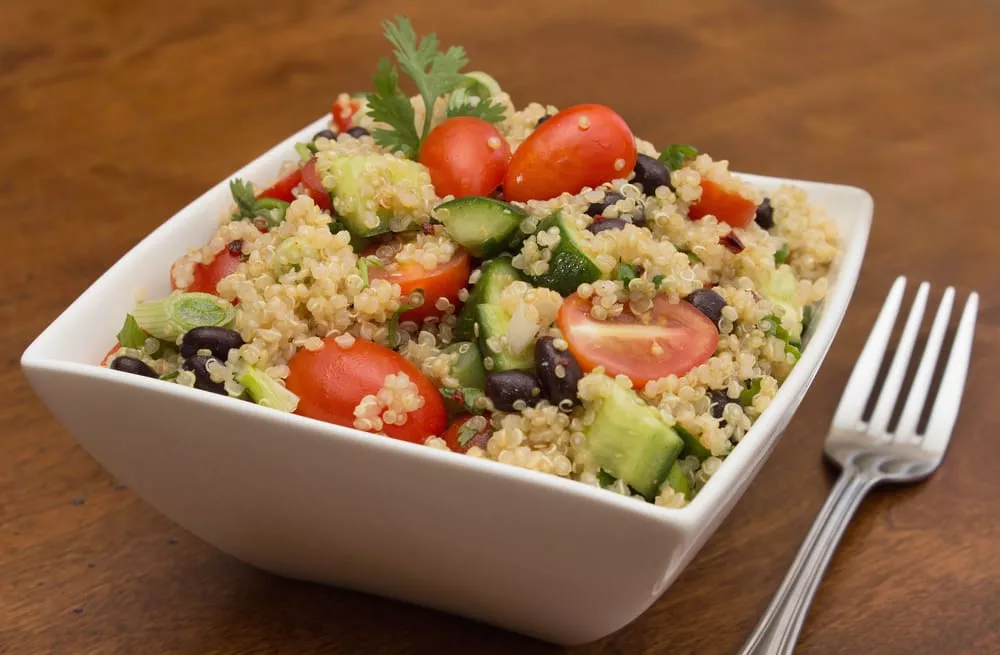 ef01e ricetta insalata quinoa.jpg
