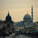 2006: Orhan Pamuk – L’identità, la Memoria e il Romanzo come Ponte tra Culture