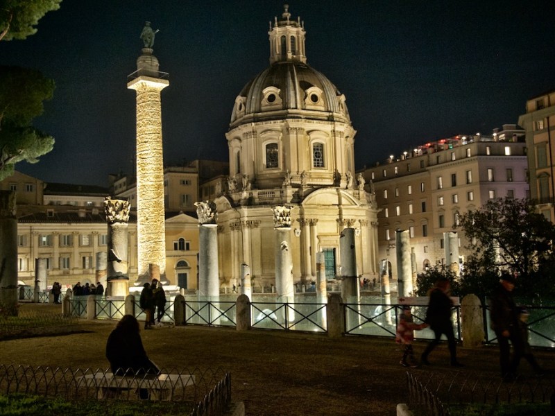 La bellezza di Roma di sera